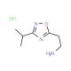 [2-(3-Isopropyl-1,2,4-oxadiazol-5-yl)ethyl]amine hydrochloride - chemical structure image