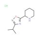 2-(3-Isopropyl-1,2,4-oxadiazol-5-yl)piperidine hydrochloride - chemical structure image