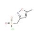 (5-methylisoxazol-3-yl)methanesulfonyl chloride (CAS 1000932-59-1) - chemical structure image